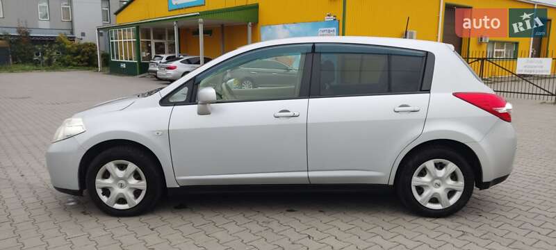 Хетчбек Nissan TIIDA 2012 в Хмельницькому