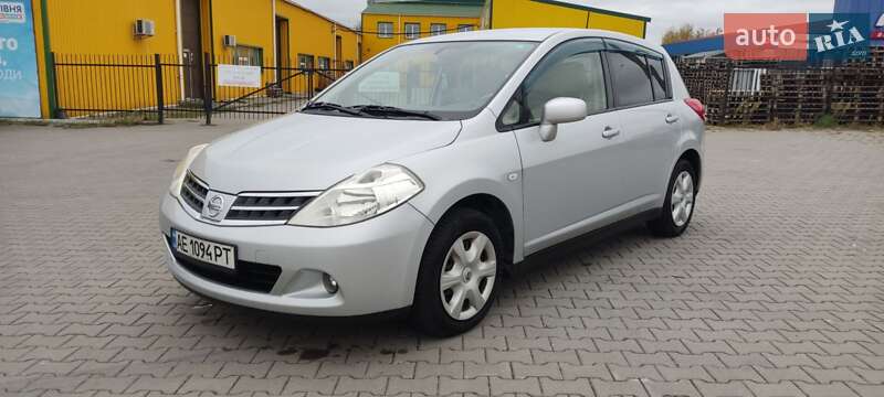 Хетчбек Nissan TIIDA 2012 в Хмельницькому
