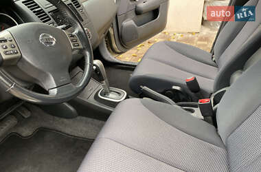 Хэтчбек Nissan TIIDA 2010 в 