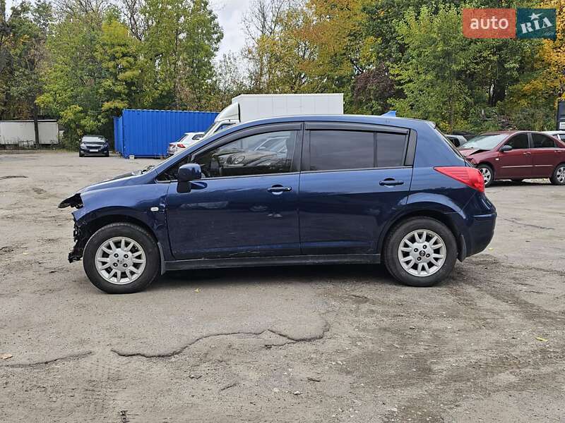 Хетчбек Nissan TIIDA 2007 в Києві фото 11 Хетчбек Nissan TIIDA 2007 в Києві