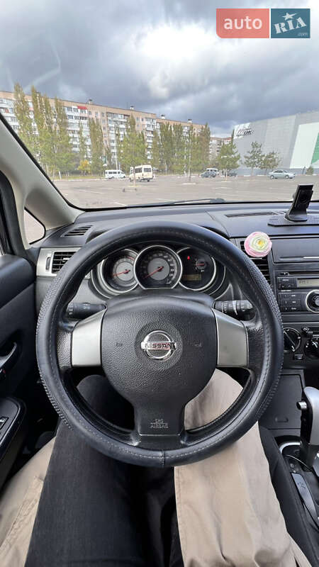 Хэтчбек Nissan TIIDA 2008 в Николаеве