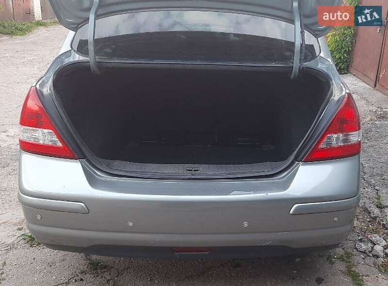 Седан Nissan TIIDA 2008 в Киеве фото 4 Седан Nissan TIIDA 2008 в Киеве