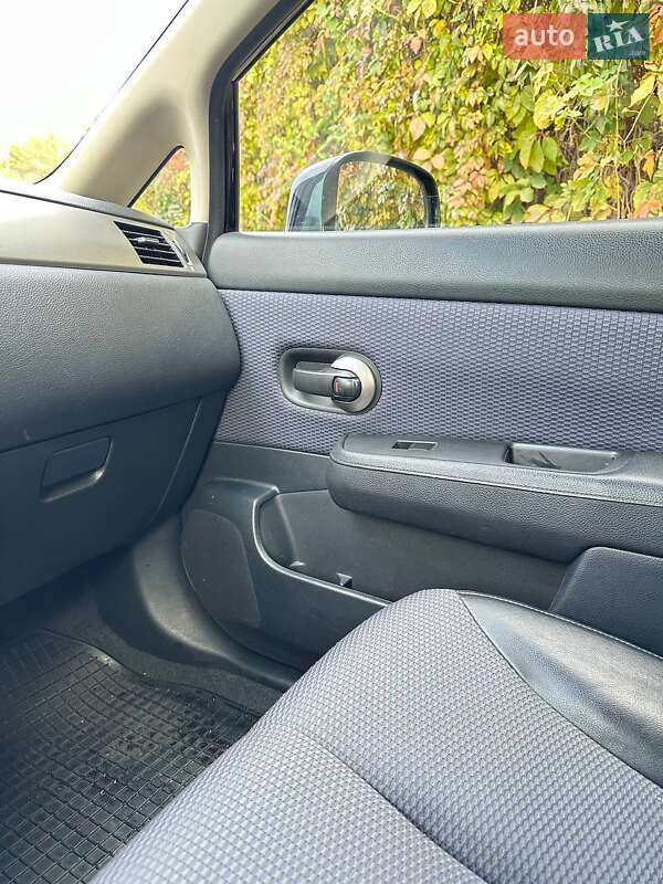 Хетчбек Nissan TIIDA 2008 в Києві