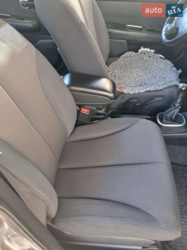 Хетчбек Nissan TIIDA 2007 в Городку