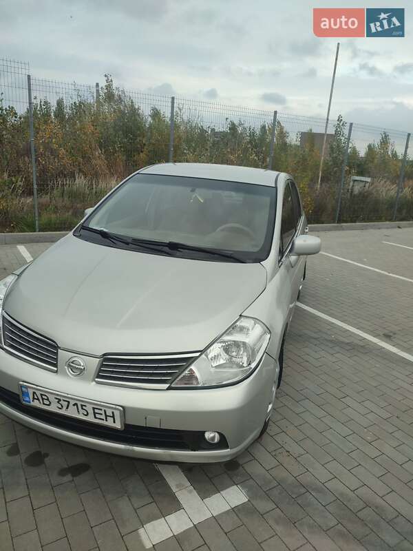 Седан Nissan TIIDA 2007 в Виннице