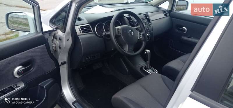 Хэтчбек Nissan TIIDA 2008 в Виннице