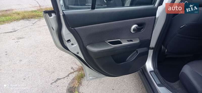 Хэтчбек Nissan TIIDA 2008 в Виннице