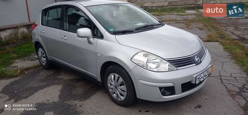 Хэтчбек Nissan TIIDA 2008 в Виннице