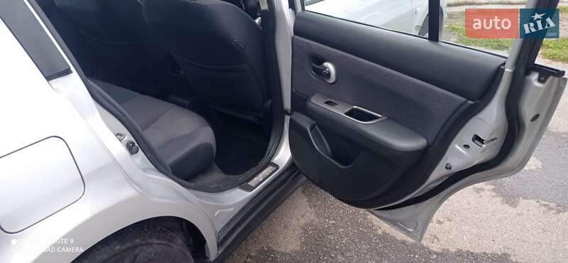 Хэтчбек Nissan TIIDA 2008 в Виннице