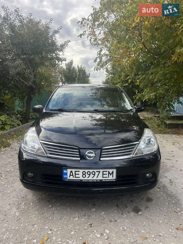 Nissan TIIDA 2007