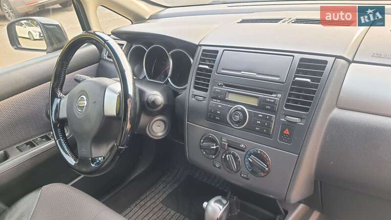 Хэтчбек Nissan TIIDA 2008 в Киеве
