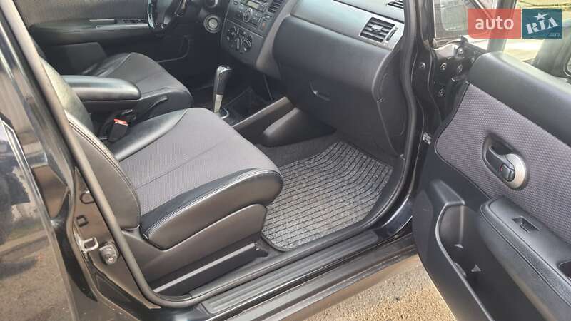 Хэтчбек Nissan TIIDA 2008 в Киеве