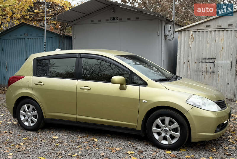 Хэтчбек Nissan TIIDA 2008 в Одессе