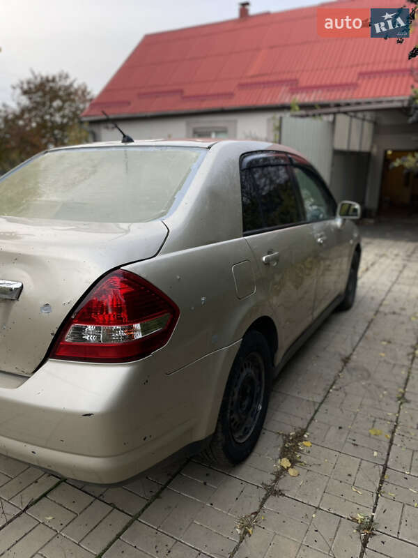 Седан Nissan TIIDA 2011 в Дружковке