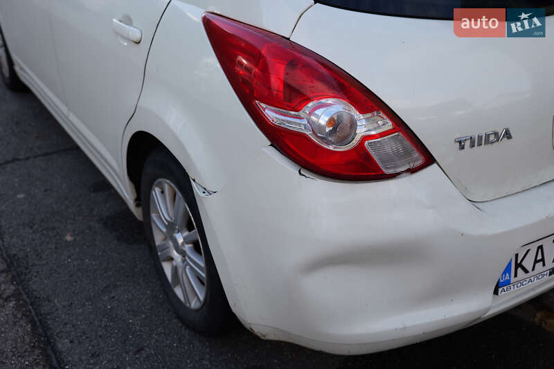 Хэтчбек Nissan TIIDA 2010 в Киеве