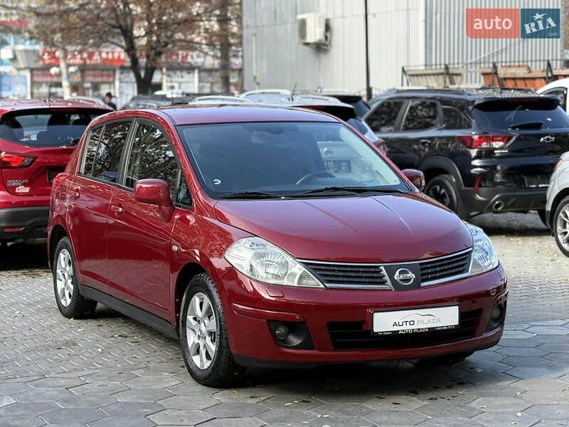 Хэтчбек Nissan TIIDA 2008 в Одессе