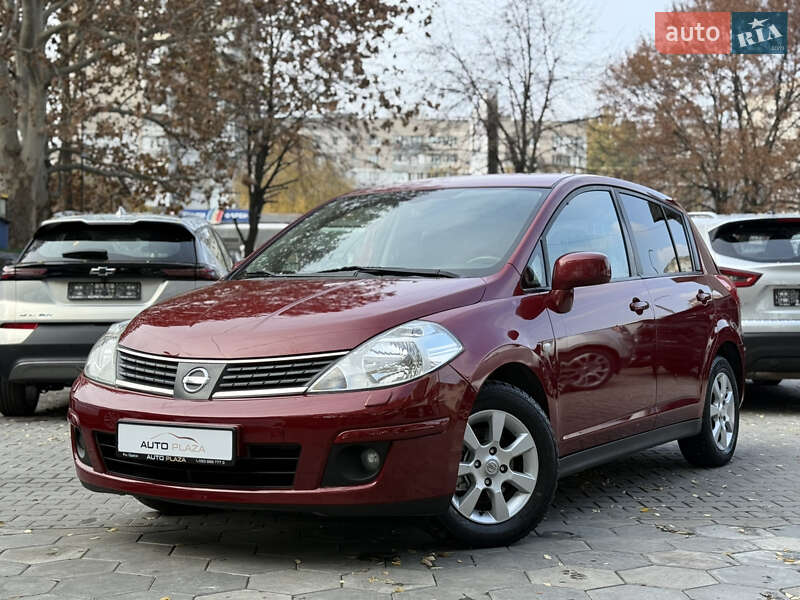 Хэтчбек Nissan TIIDA 2008 в Одессе