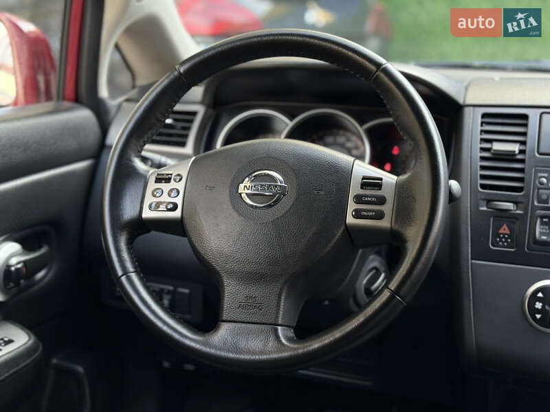 Хэтчбек Nissan TIIDA 2008 в Одессе