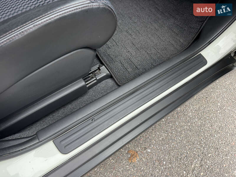 Хэтчбек Nissan TIIDA 2010 в Киеве фото 9 Хэтчбек Nissan TIIDA 2010 в Киеве