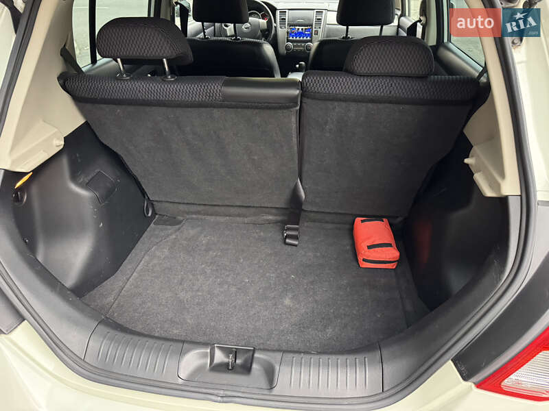 Хэтчбек Nissan TIIDA 2010 в Киеве фото 15 Хэтчбек Nissan TIIDA 2010 в Киеве