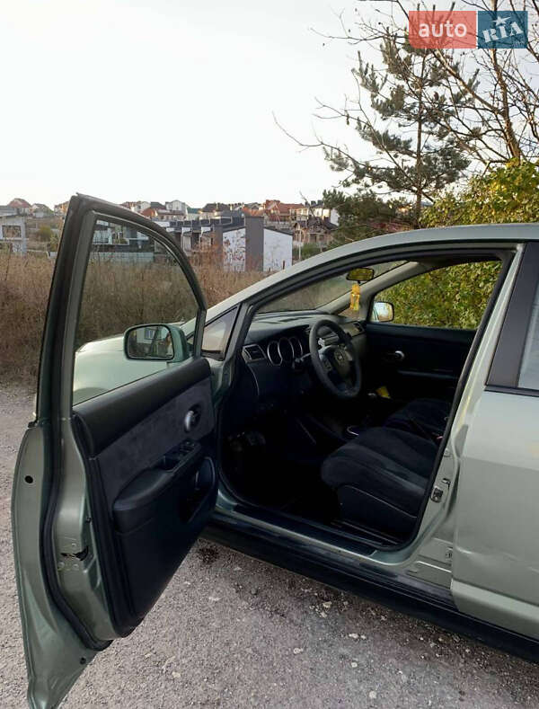 Седан Nissan TIIDA 2008 в Тернополі