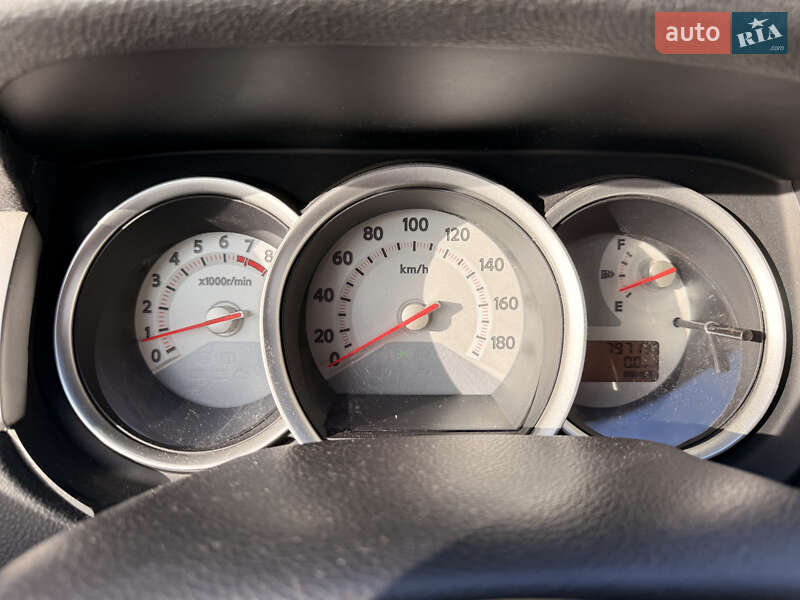 Хэтчбек Nissan TIIDA 2011 в Киеве фото 47 Хэтчбек Nissan TIIDA 2011 в Киеве