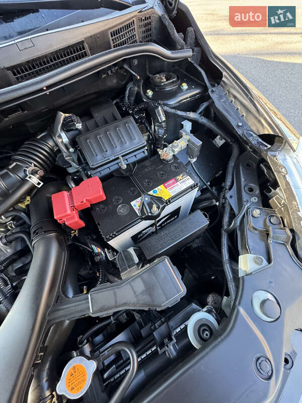 Хэтчбек Nissan TIIDA 2011 в Киеве