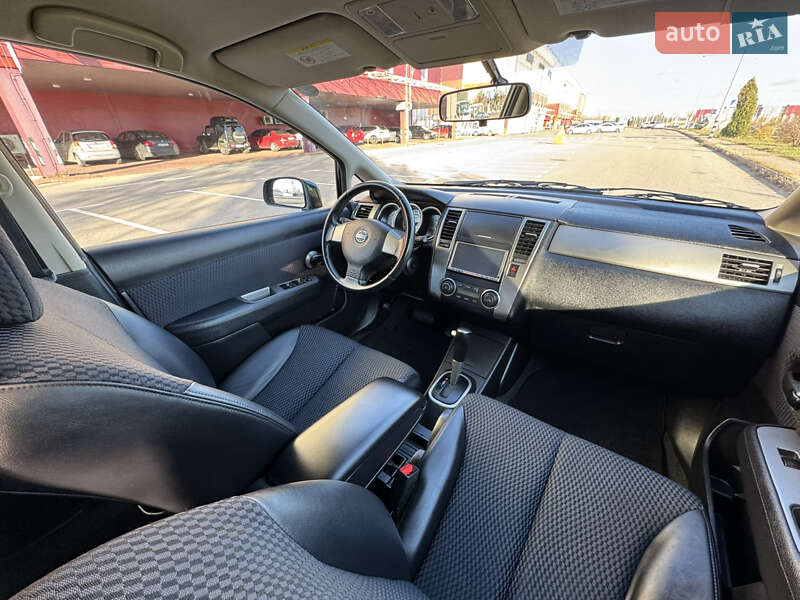 Хэтчбек Nissan TIIDA 2010 в Киеве