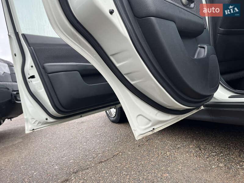 Хэтчбек Nissan TIIDA 2010 в Белой Церкви