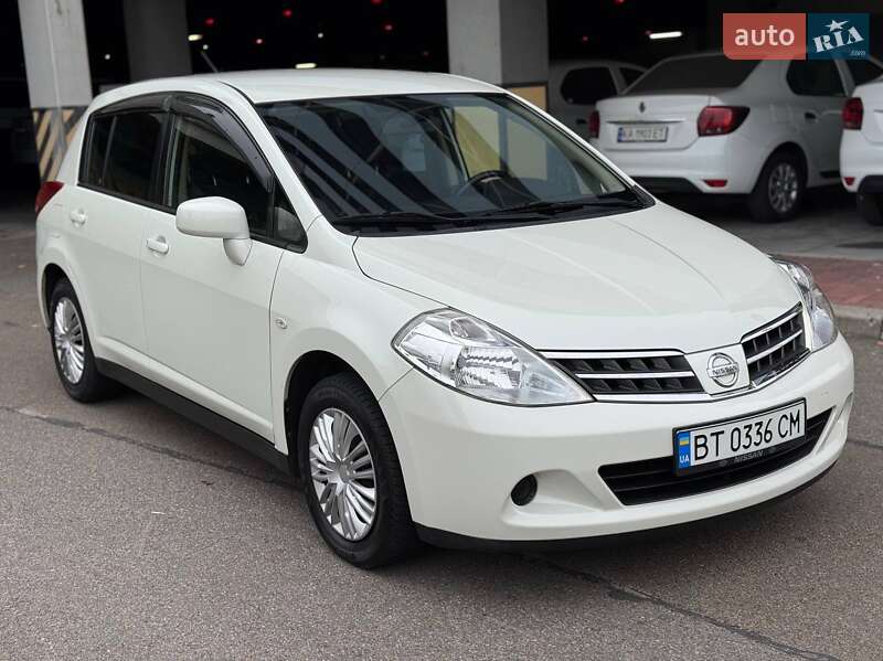 Nissan TIIDA 2010