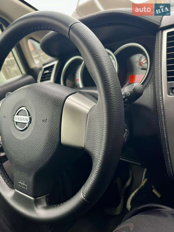 Хэтчбек Nissan TIIDA 2010 в Белой Церкви