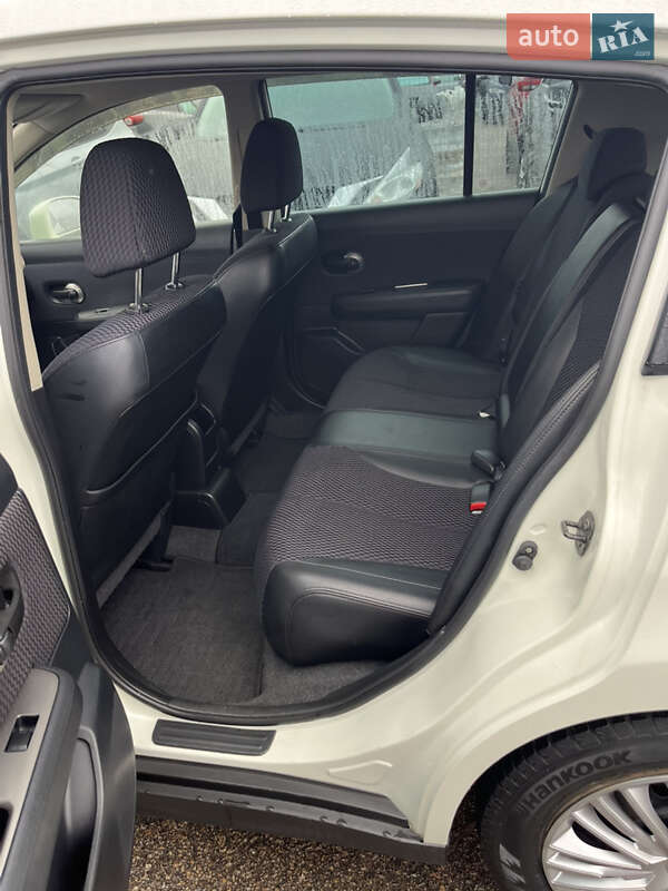 Хэтчбек Nissan TIIDA 2010 в Белой Церкви