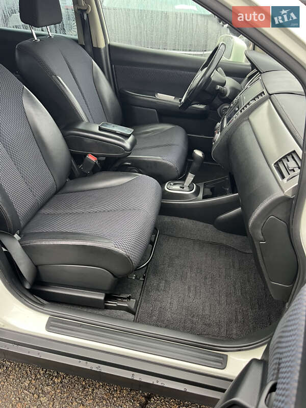 Хэтчбек Nissan TIIDA 2010 в Белой Церкви