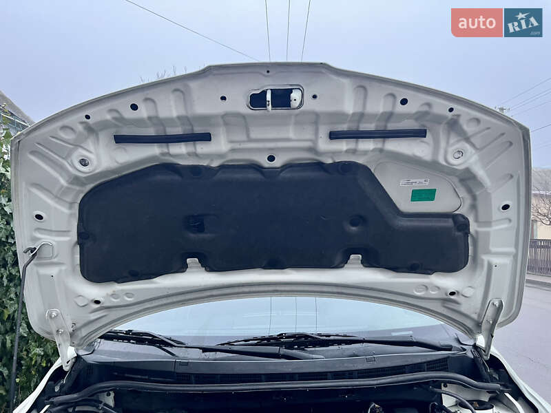 Хэтчбек Nissan TIIDA 2010 в Белой Церкви