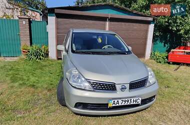 Хэтчбек Nissan TIIDA 2008 в Киеве