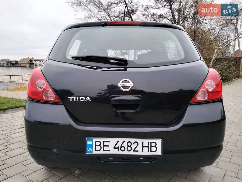 Хэтчбек Nissan TIIDA 2008 в Николаеве