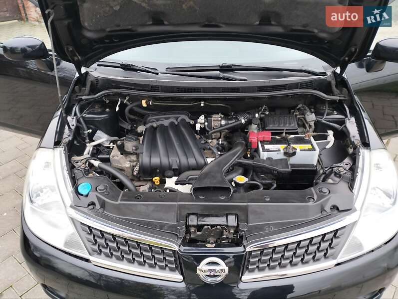 Хэтчбек Nissan TIIDA 2008 в Николаеве