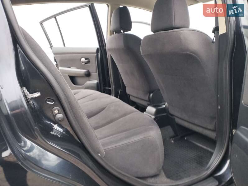 Хэтчбек Nissan TIIDA 2008 в Николаеве