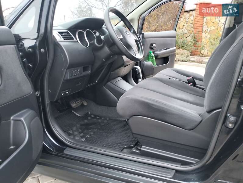 Хэтчбек Nissan TIIDA 2008 в Николаеве