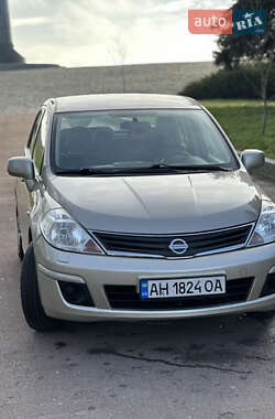 Седан Nissan TIIDA 2010 в Житомире
