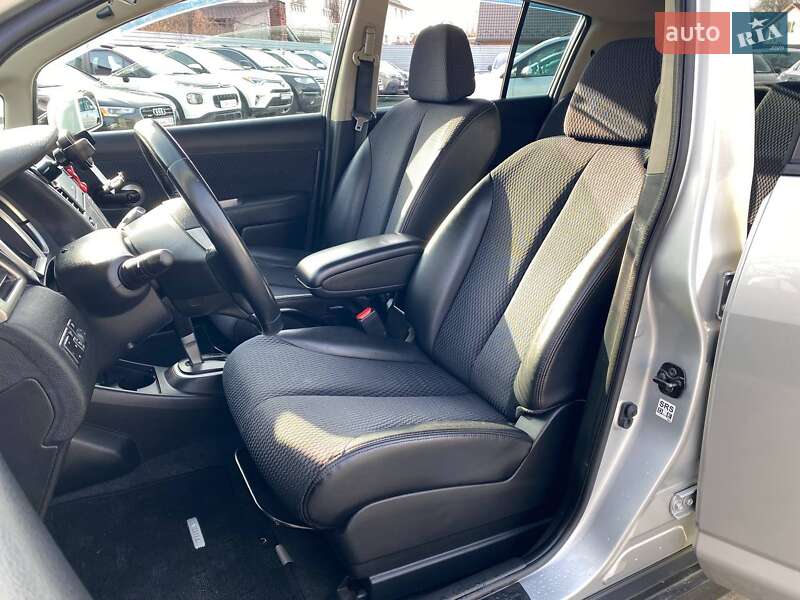 Хэтчбек Nissan TIIDA 2010 в Киеве фото 9 Хэтчбек Nissan TIIDA 2010 в Киеве