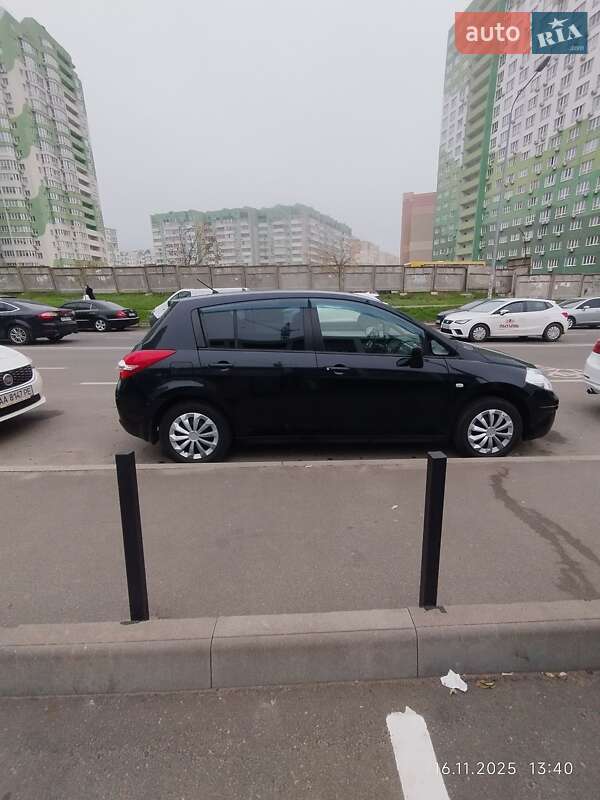 Хэтчбек Nissan TIIDA 2010 в Одессе