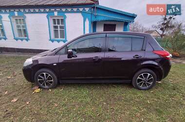Хэтчбек Nissan TIIDA 2011 в Звенигородке