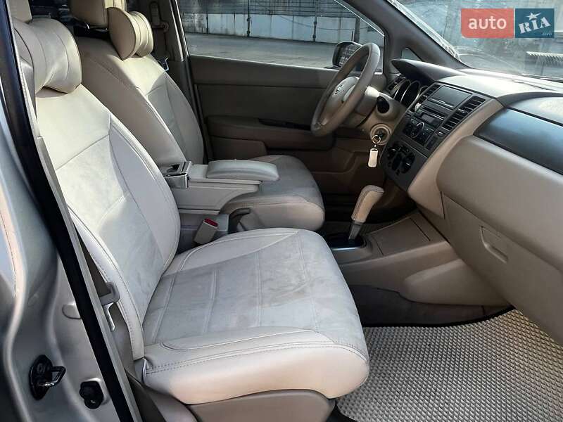 Хэтчбек Nissan TIIDA 2008 в Днепре