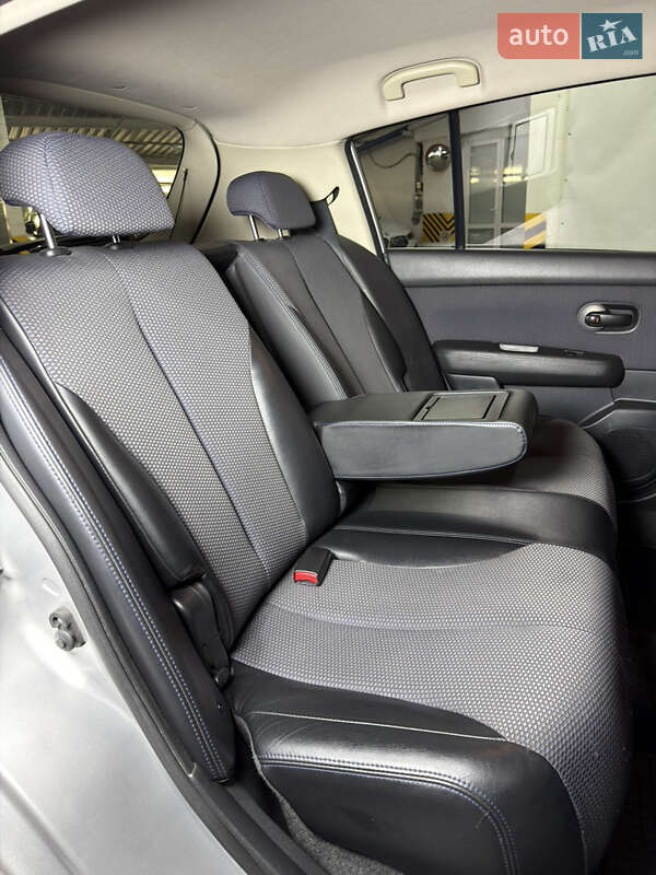 Хэтчбек Nissan TIIDA 2008 в Одессе