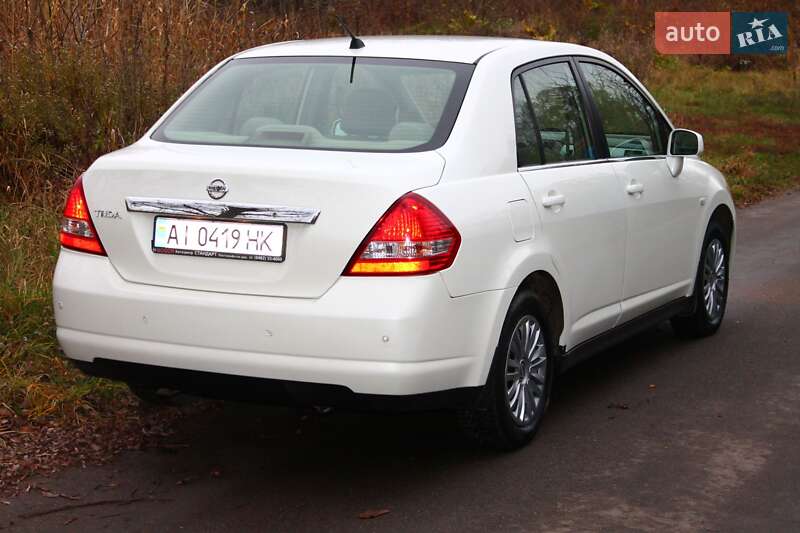 Седан Nissan TIIDA 2007 в Белой Церкви