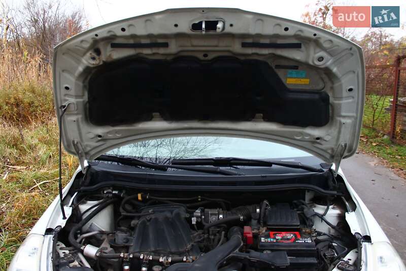 Седан Nissan TIIDA 2007 в Белой Церкви