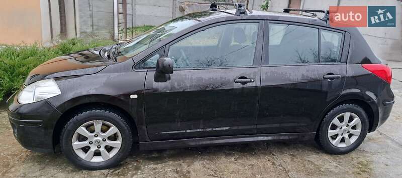 Хэтчбек Nissan TIIDA 2010 в Киеве фото 3 Хэтчбек Nissan TIIDA 2010 в Киеве