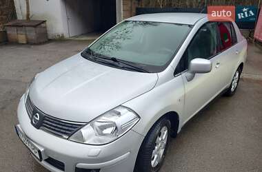 Седан Nissan TIIDA 2008 в Киеве