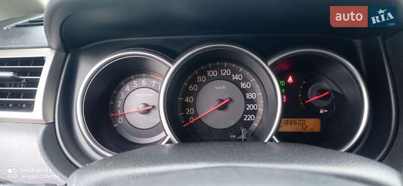 Хетчбек Nissan TIIDA 2008 в Вінниці